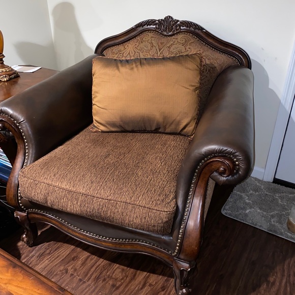 Couch set - Picture 3 of 7